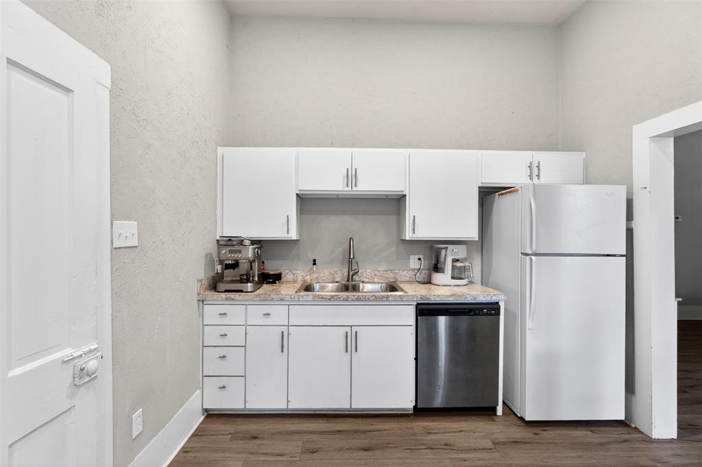 107 S Washington Street Property Photo 4