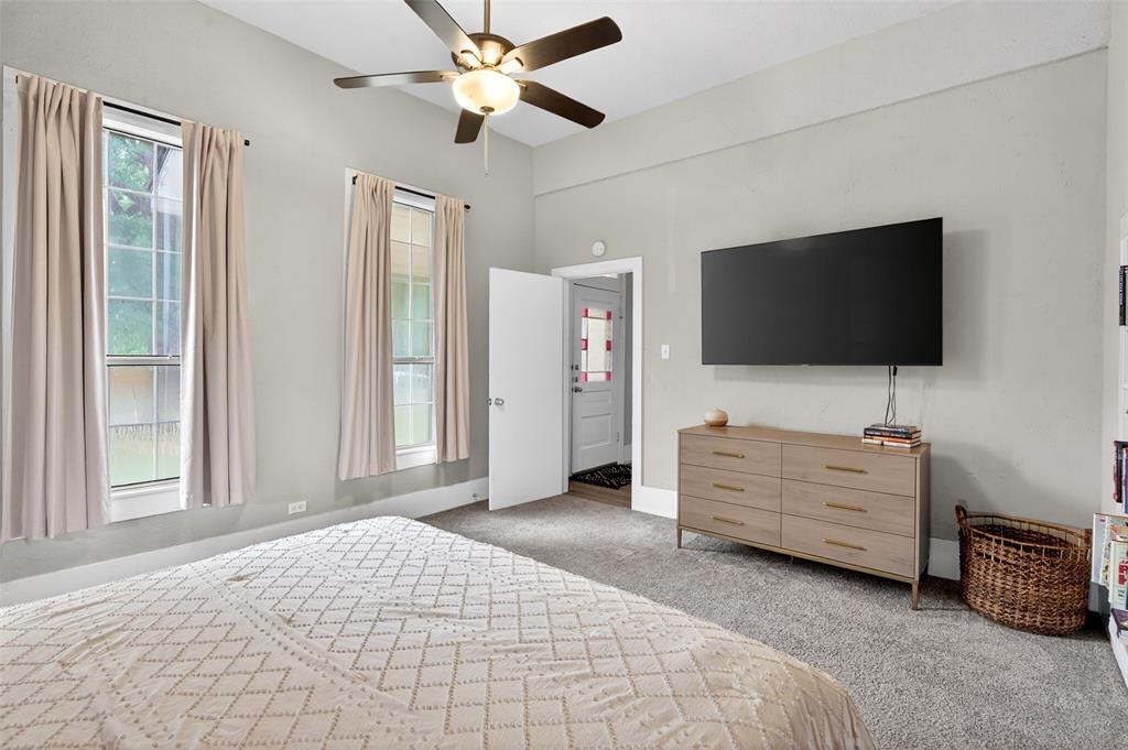 107 S Washington Street Property Photo 8