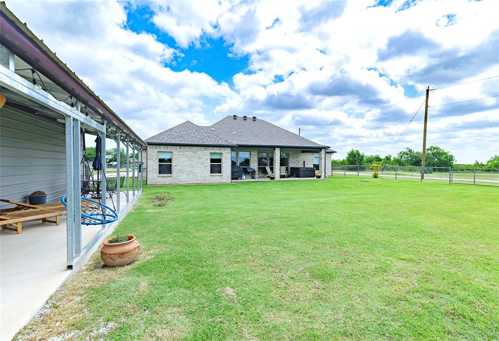 2250 County Road 2360 Property Photo 29