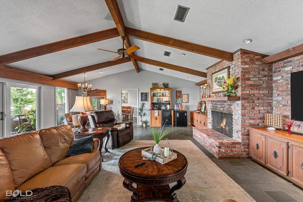 1821 Willow Point Drive Property Photo 8