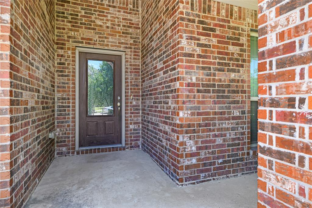 945 Lake Woodland Drive Property Photo 2