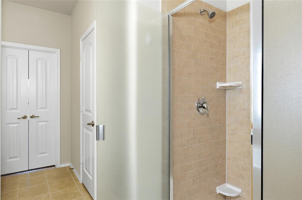 945 Lake Woodland Drive Property Photo 30