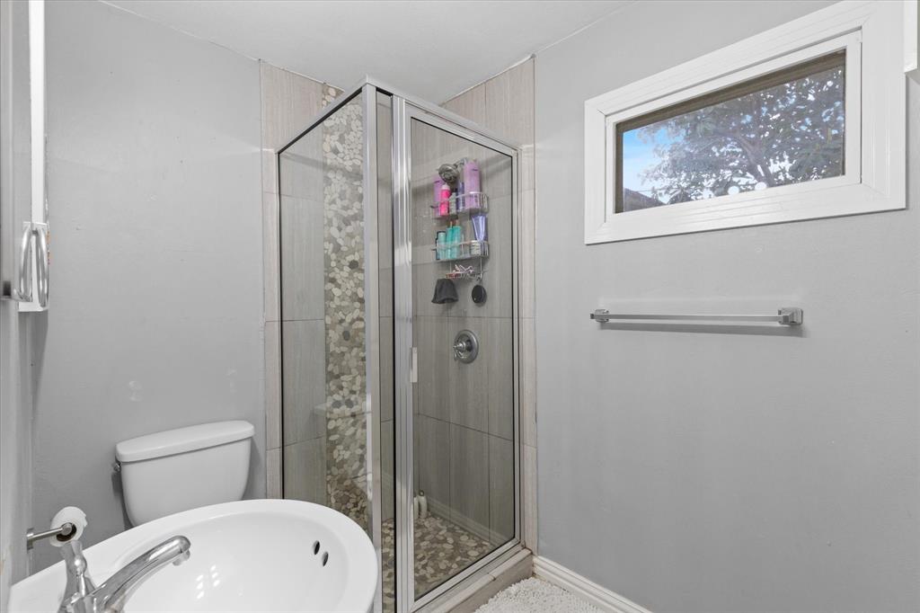 4228 Winfield Avenue Property Photo 16