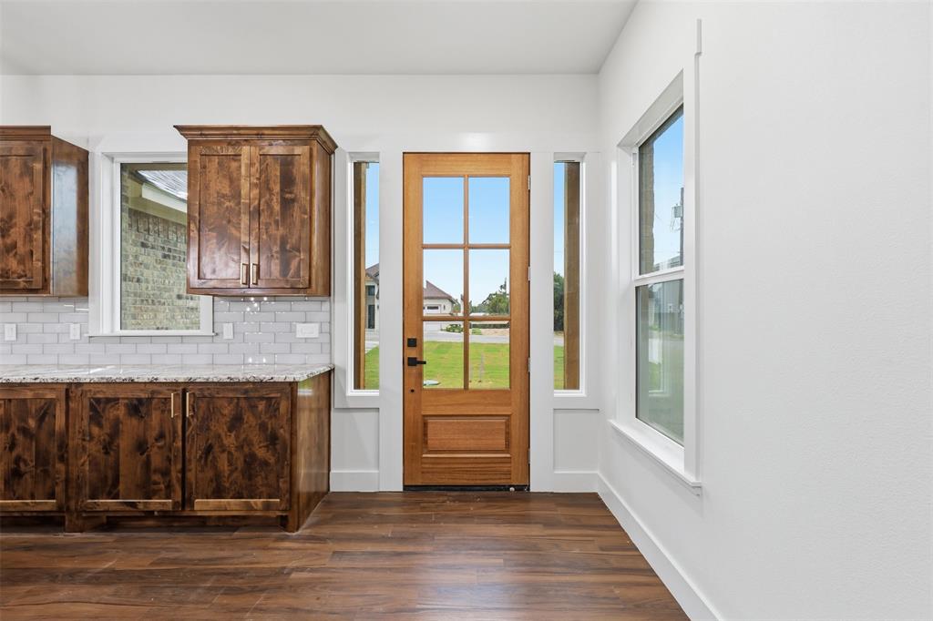 1413 Ridgeview Circle Property Photo 4