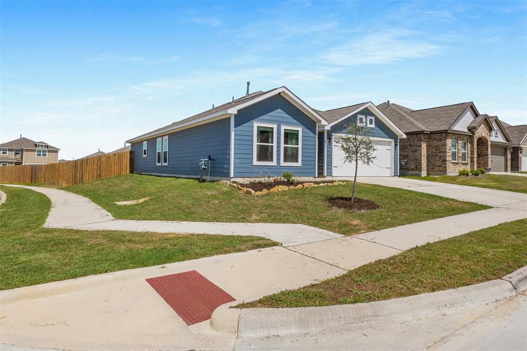 932 American Flyer Boulevard Property Photo 3