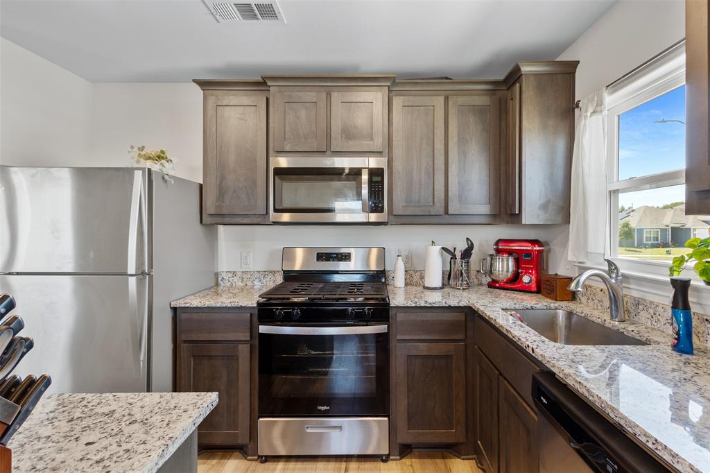 932 American Flyer Boulevard Property Photo 7
