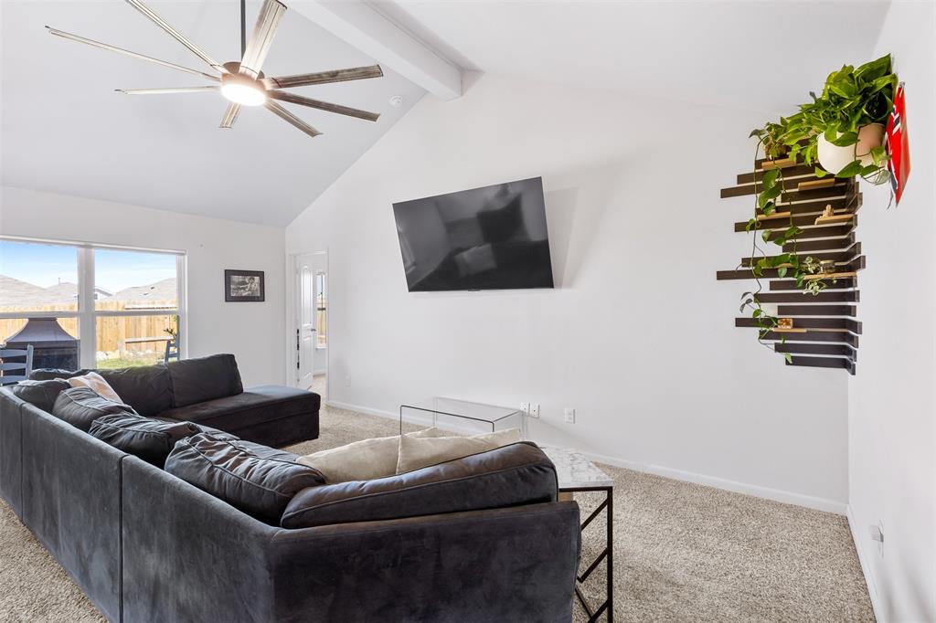 932 American Flyer Boulevard Property Photo 8