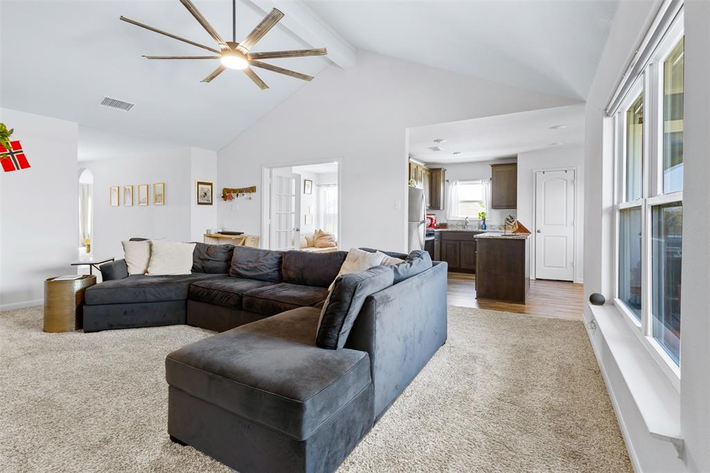 932 American Flyer Boulevard Property Photo 9