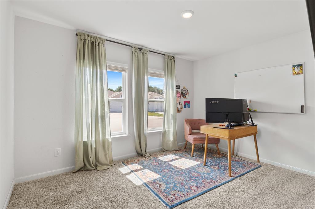 932 American Flyer Boulevard Property Photo 18