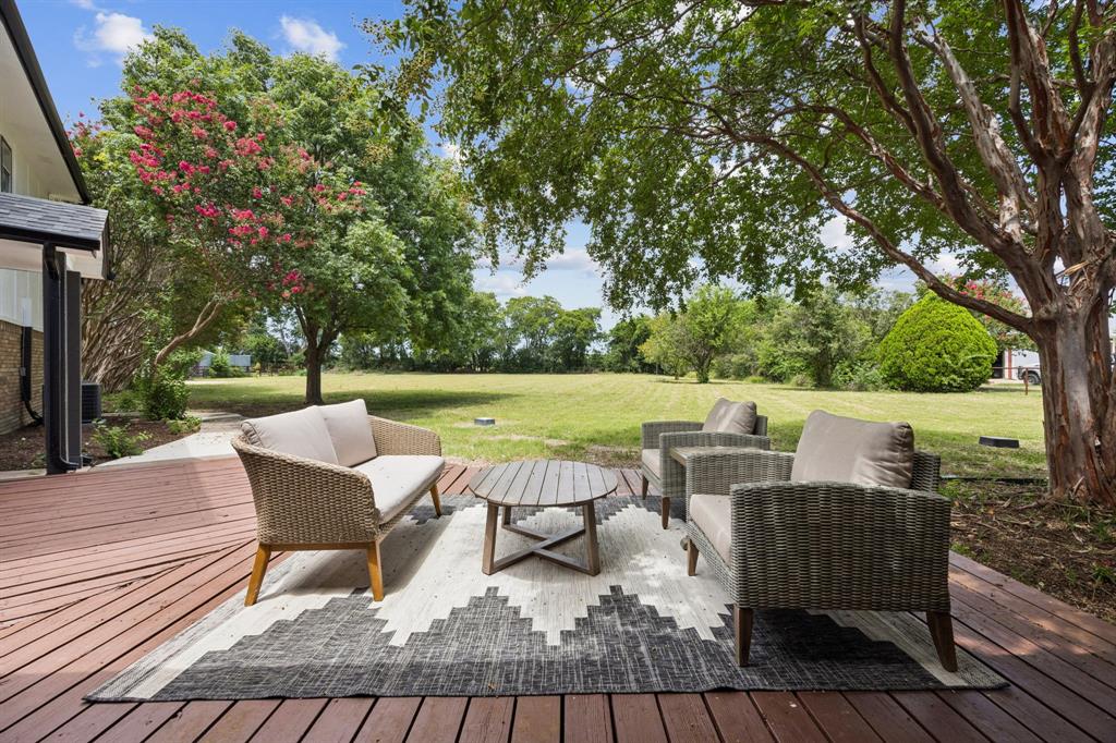 10 Chisholm Trail Property Photo 1