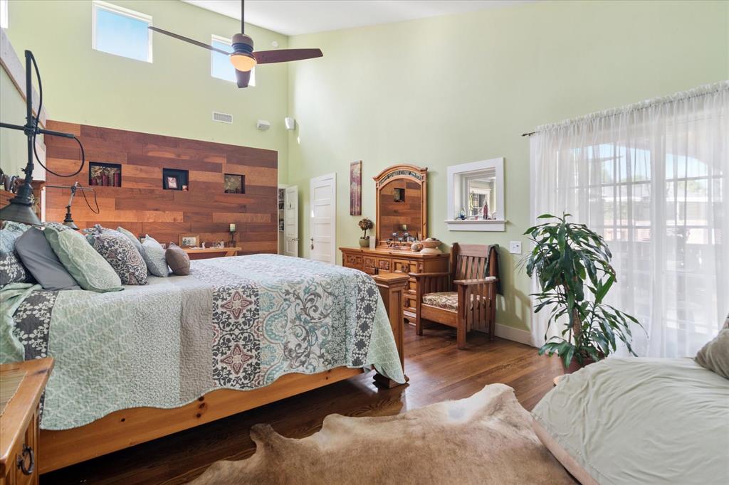 8910 San Fernando Way Property Photo 11