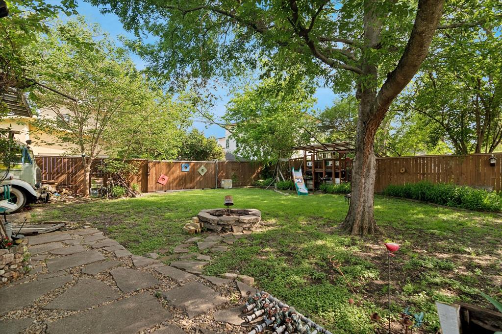 8910 San Fernando Way Property Photo 23
