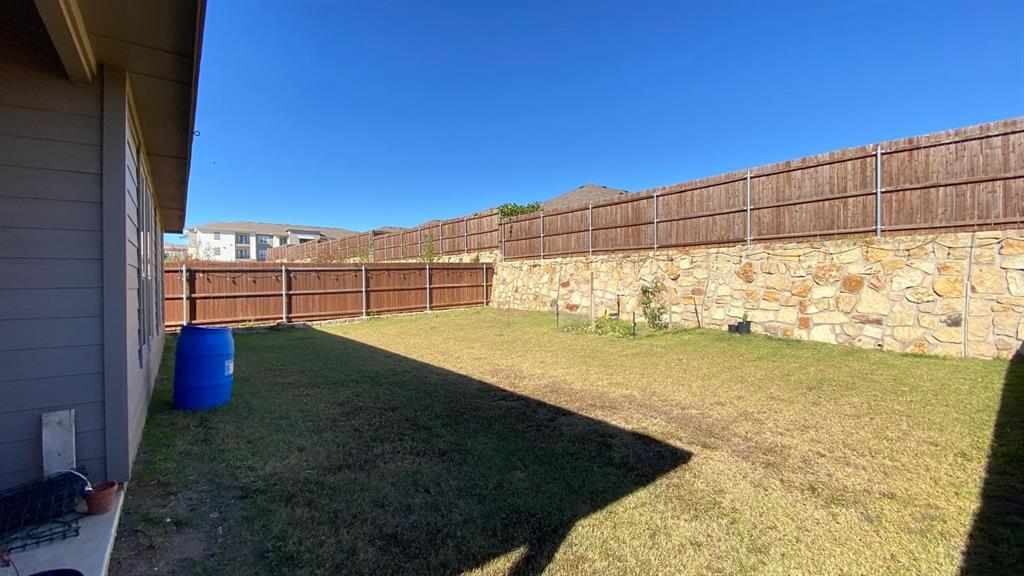 252 Drumcliffe Drive Property Photo 16