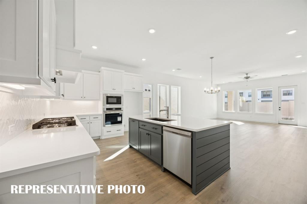 2300 Wispy Lane Property Photo 6