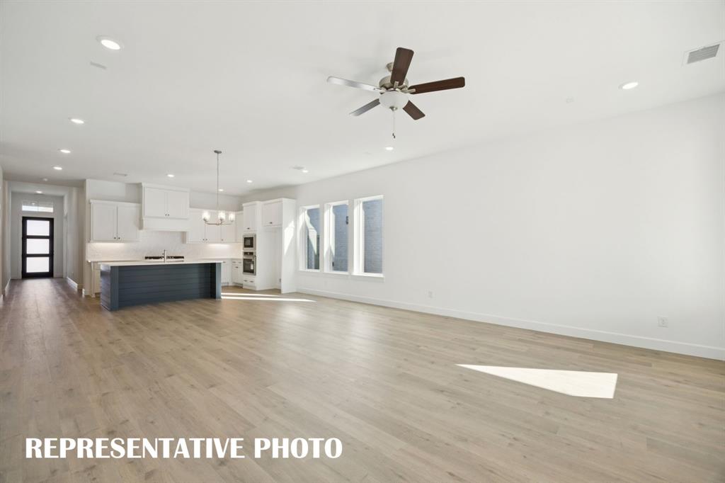 2300 Wispy Lane Property Photo 8