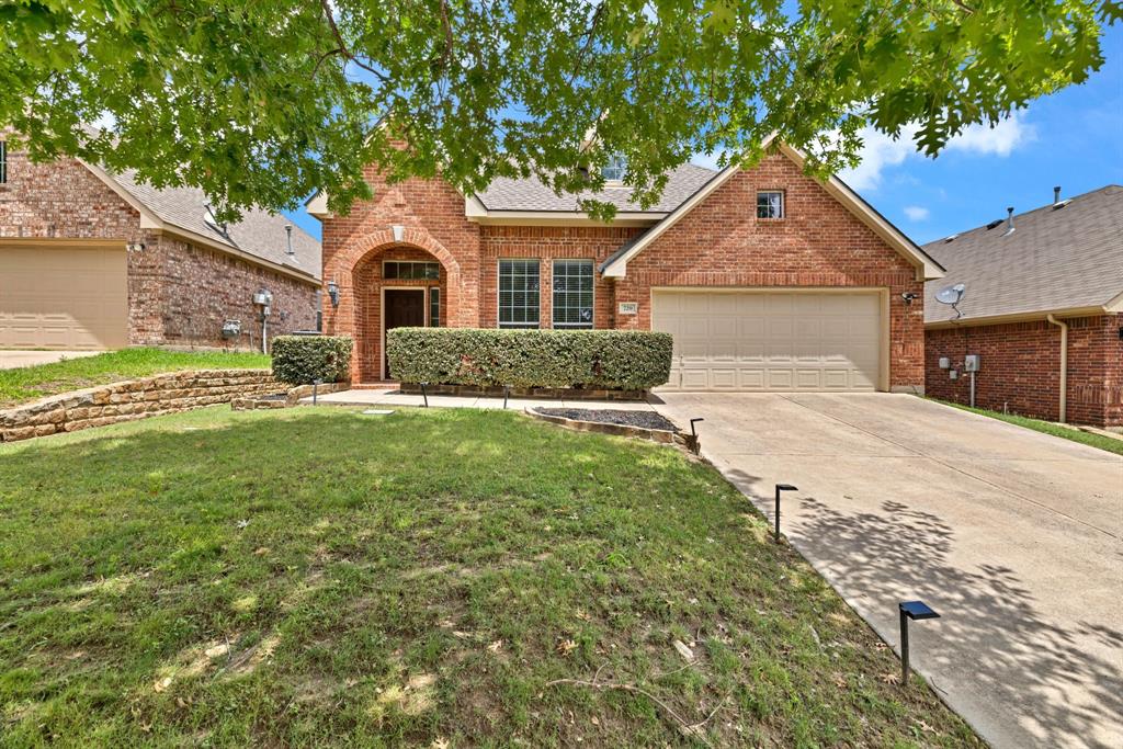 729 Red Elm Lane Property Photo 1