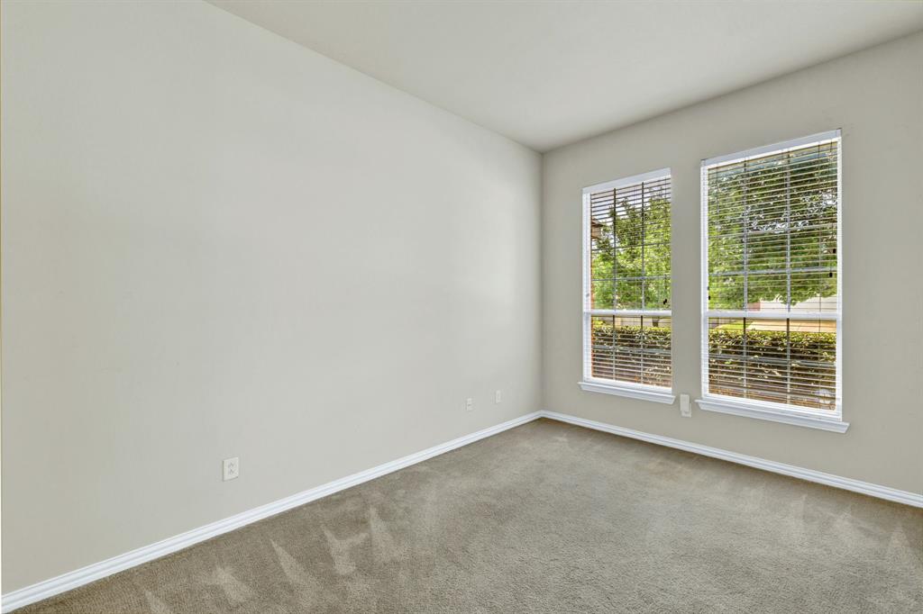 729 Red Elm Lane Property Photo 4