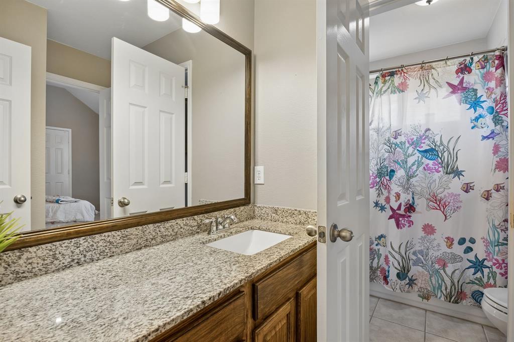 9004 Regal Oaks Drive Property Photo 25