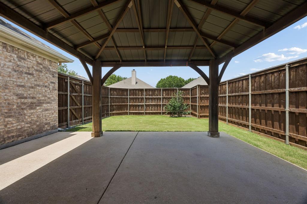 9004 Regal Oaks Drive Property Photo 31