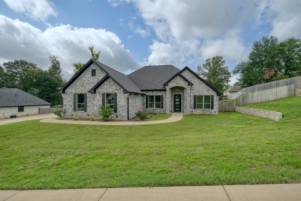 12121 Oak Grove Drive Property Photo 1