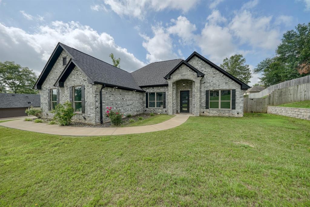 12121 Oak Grove Drive Property Photo 2