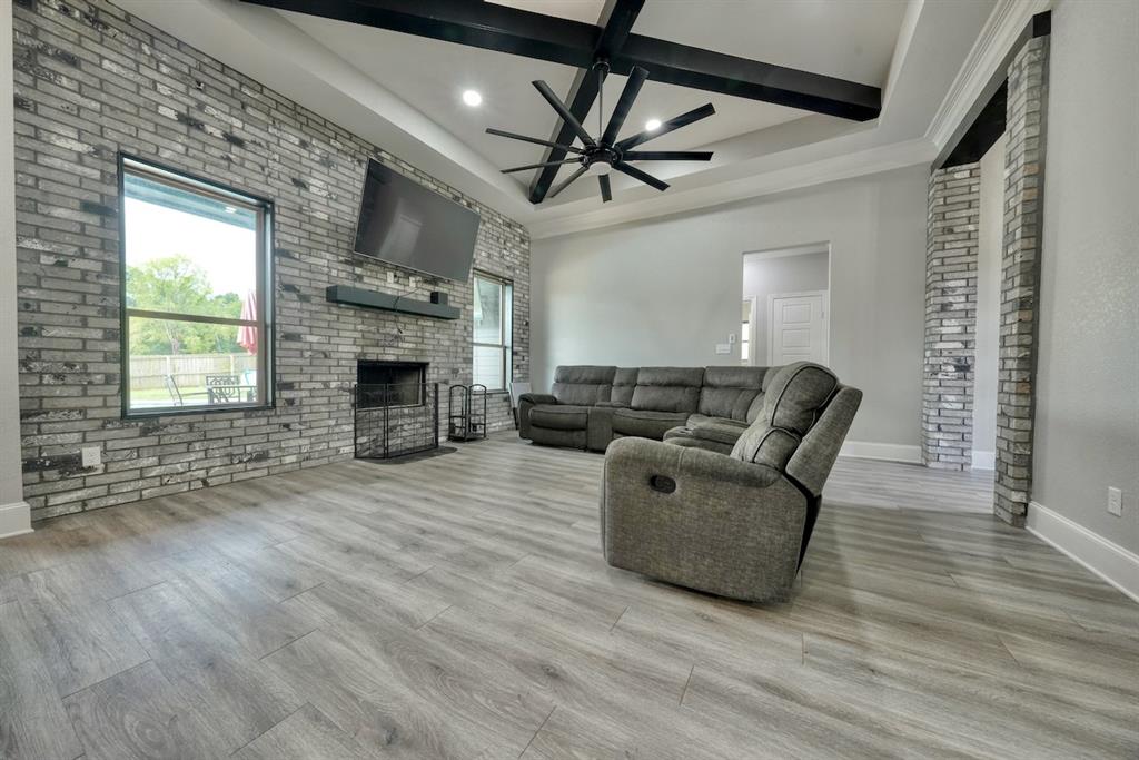 12121 Oak Grove Drive Property Photo 6