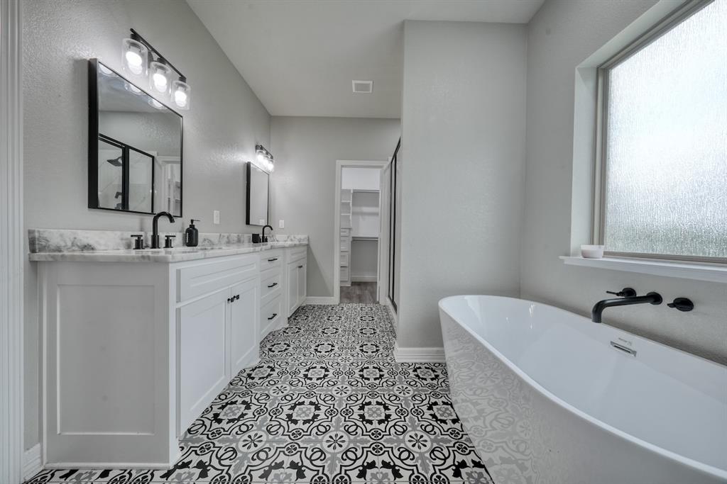 12121 Oak Grove Drive Property Photo 21