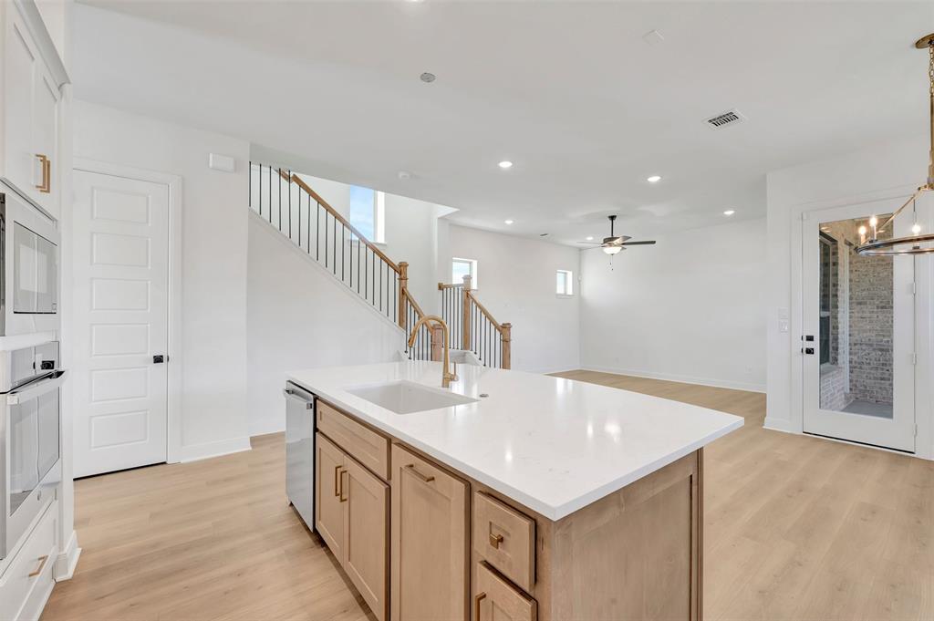 2224 Rolling Oaks Drive Property Photo 12
