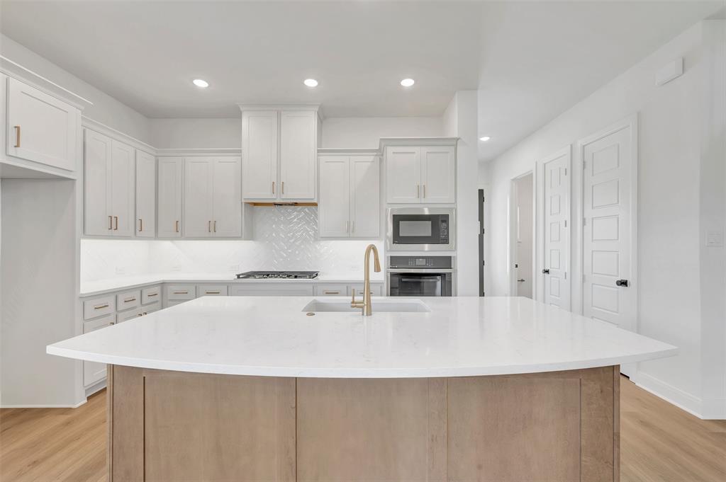 2224 Rolling Oaks Drive Property Photo 13