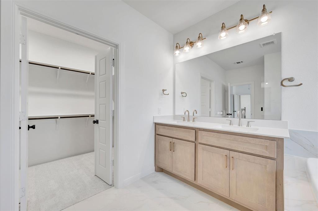 2224 Rolling Oaks Drive Property Photo 19