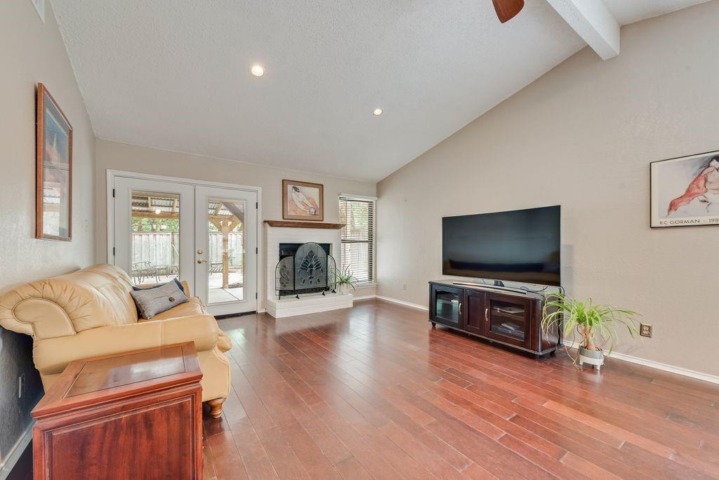 2904 Weston Drive Property Photo 4