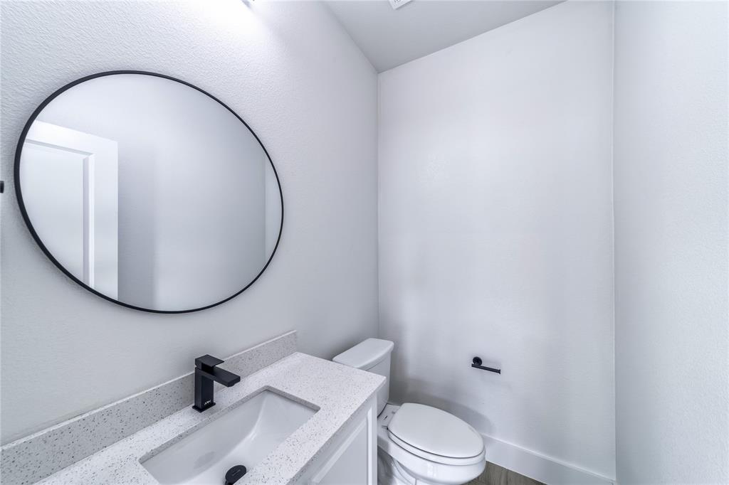 1426 Evans Avenue Property Photo 15