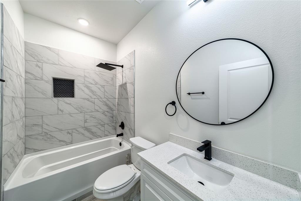 1426 Evans Avenue Property Photo 20