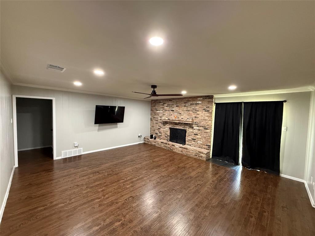 2117 Wellington Drive Property Photo 4