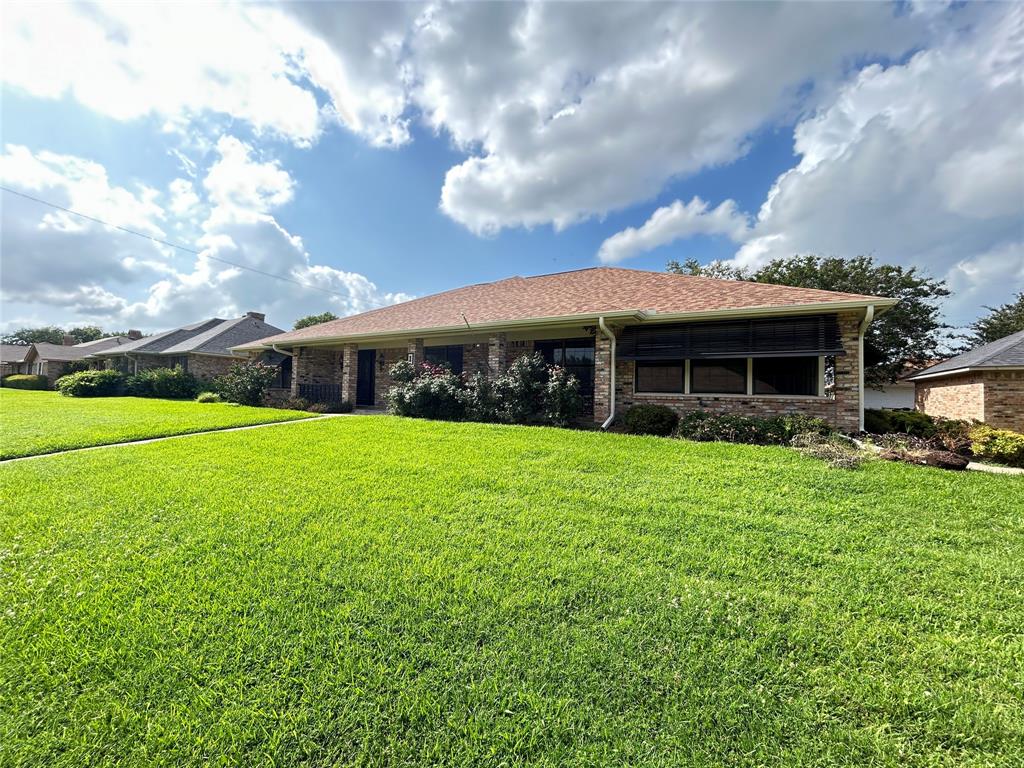 122 Cedar Springs Boulevard Property Photo 2
