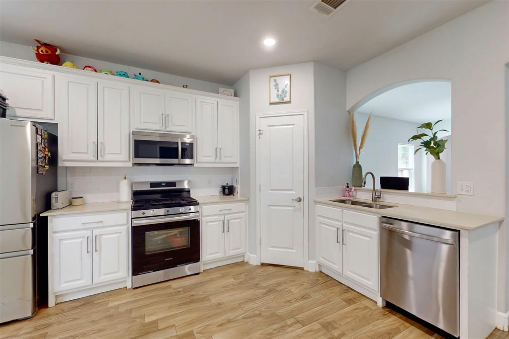 2763 Prosperity Avenue Property Photo 12