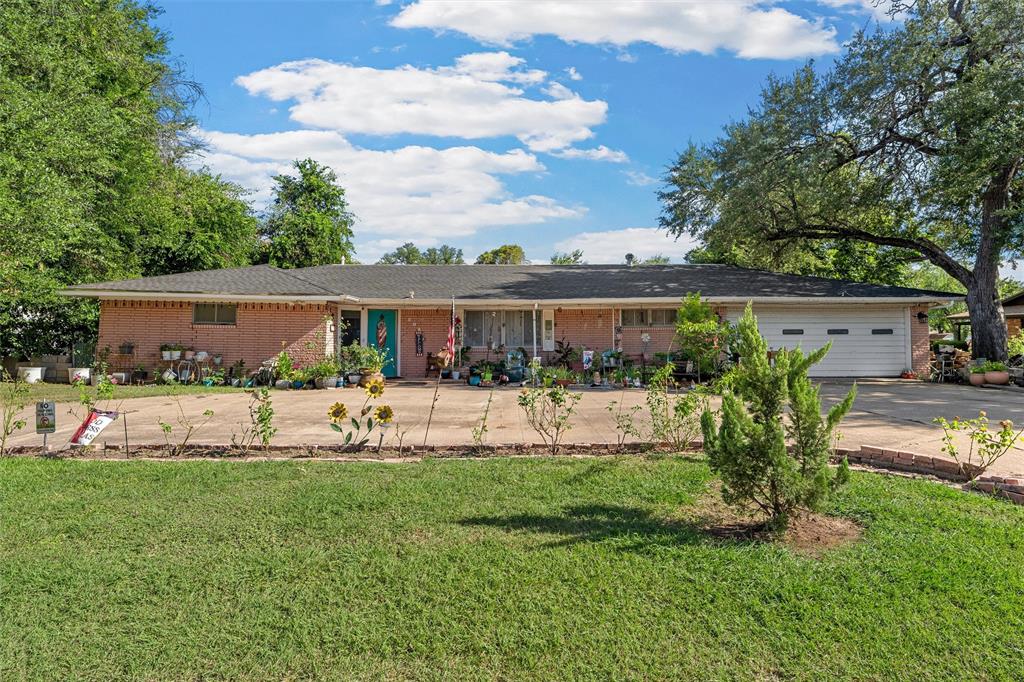 204 Oakland Place