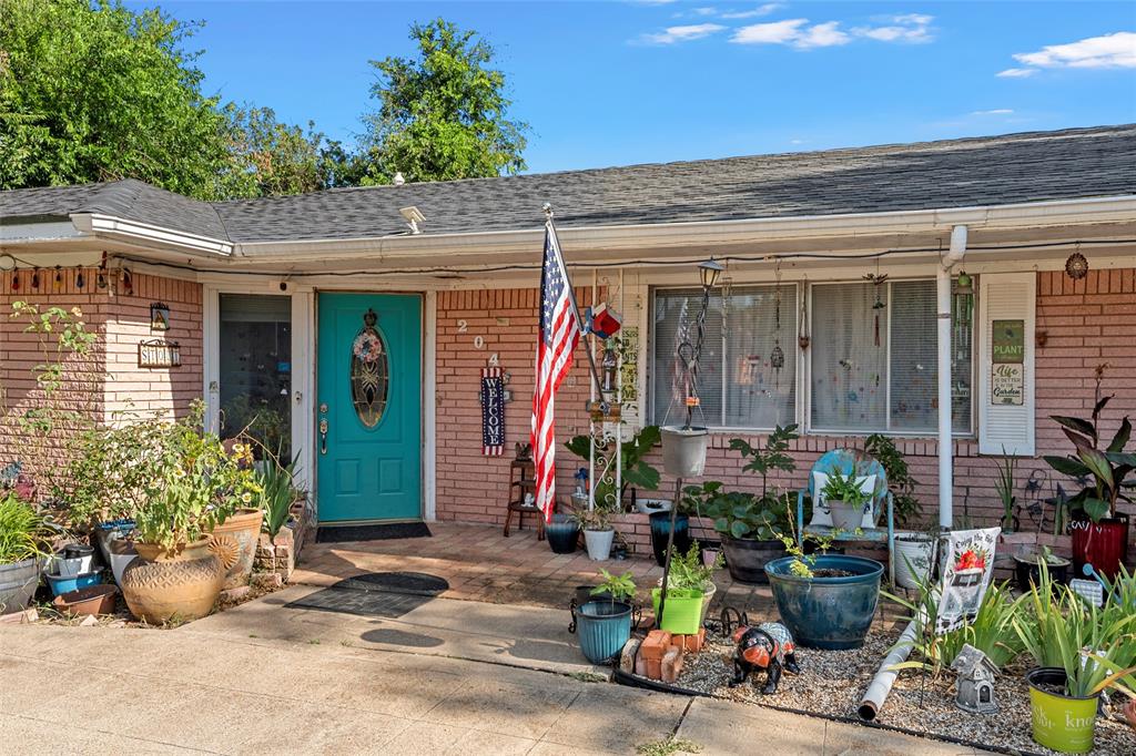 204 Oakland Place Property Photo 4