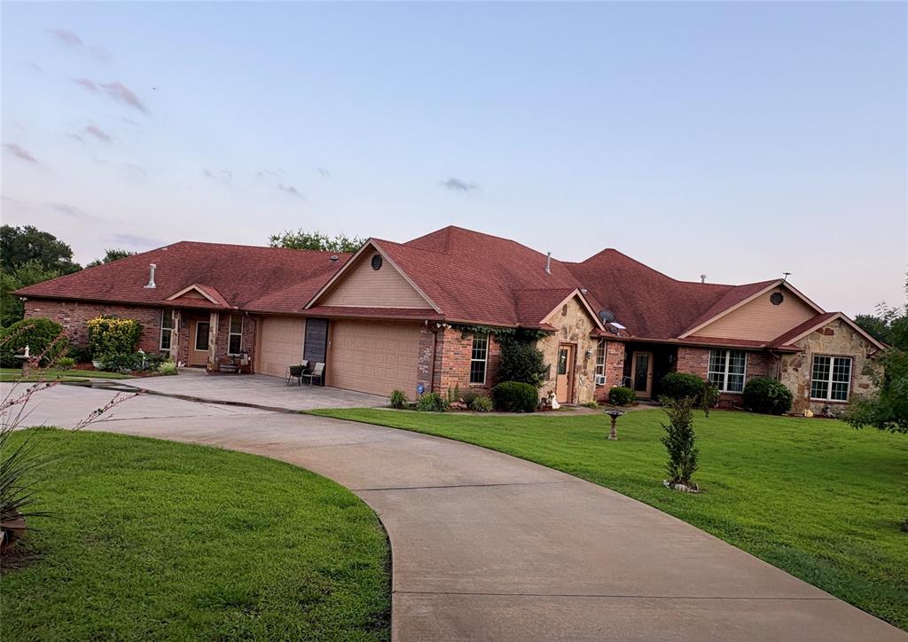 3084 Hagerman Road Property Photo 1