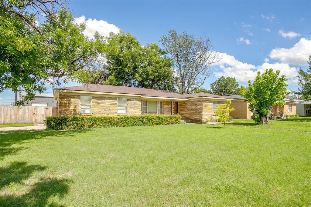 601 Perry Drive Property Photo 3