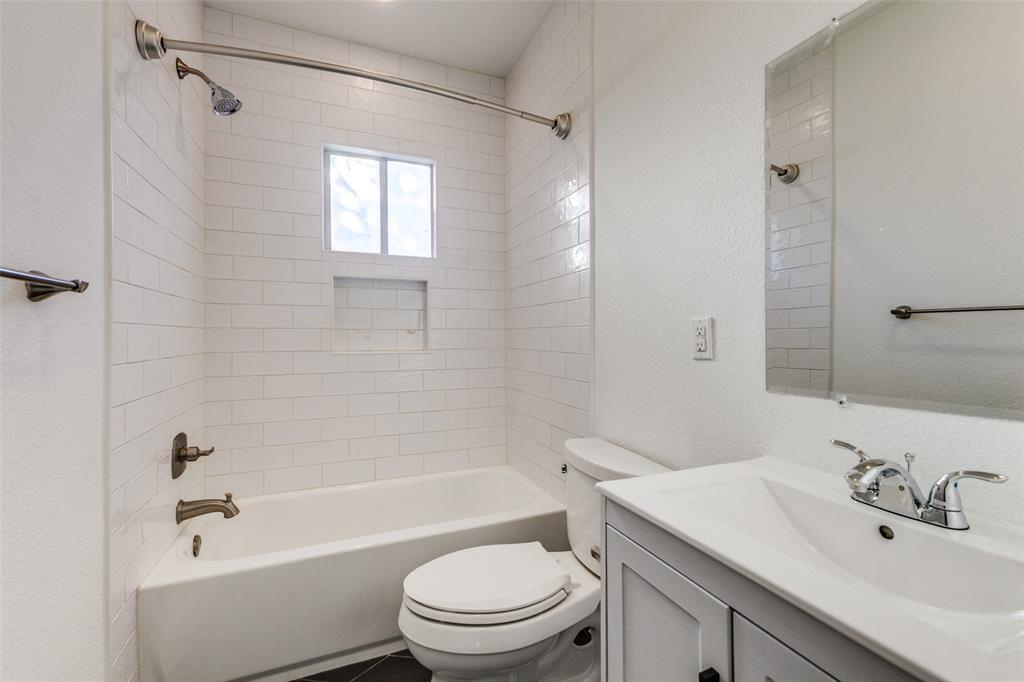 5204 Junius Street Property Photo 8