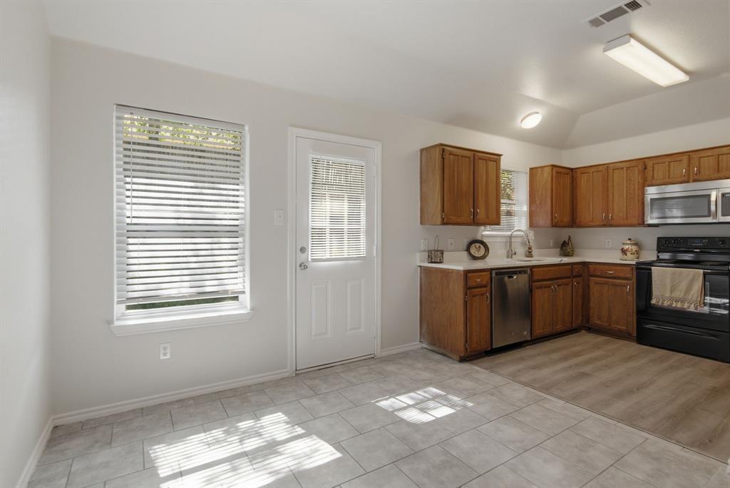 6317 Rockhaven Drive Property Photo 10