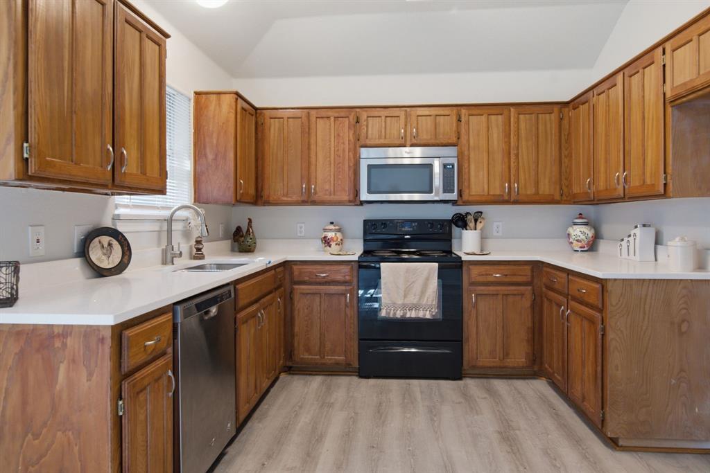6317 Rockhaven Drive Property Photo 11