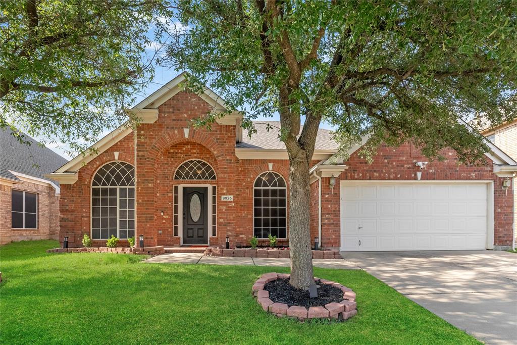 9925 Crawford Farms Drive Property Photo 1