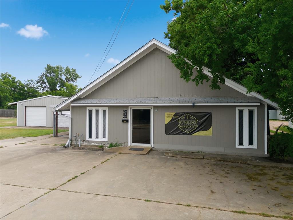 406 Live Oak Street Property Photo 1