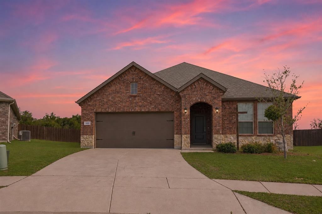 11005 Mustang Trail Property Photo 3