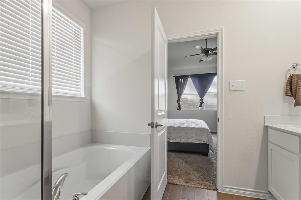 11005 Mustang Trail Property Photo 24