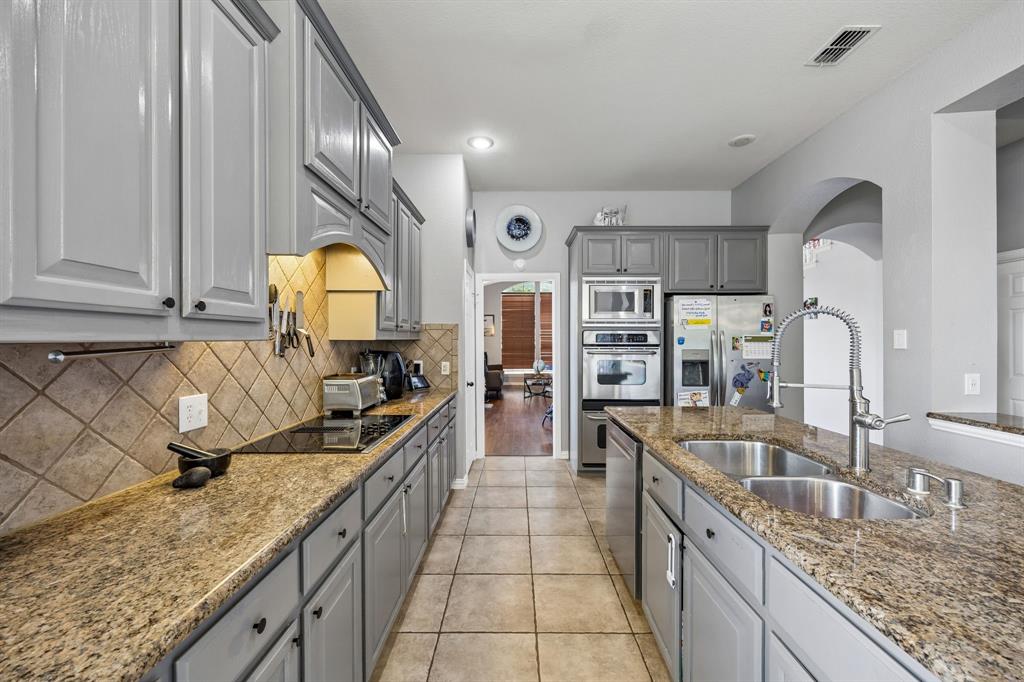 6211 Crestridge Lane Property Photo 8