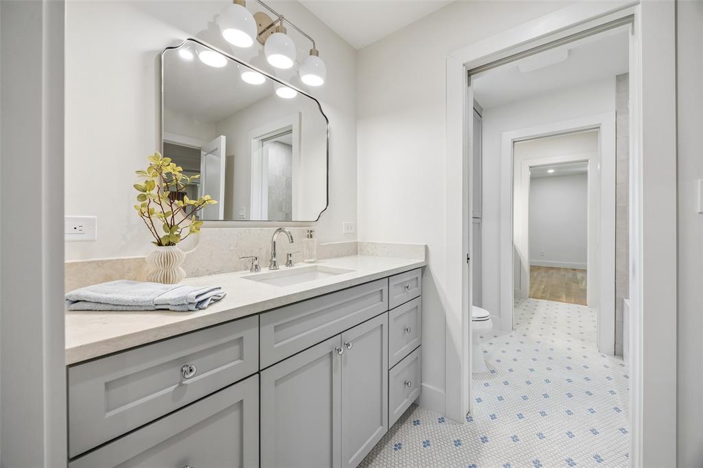 9906 Losa Drive Property Photo 31