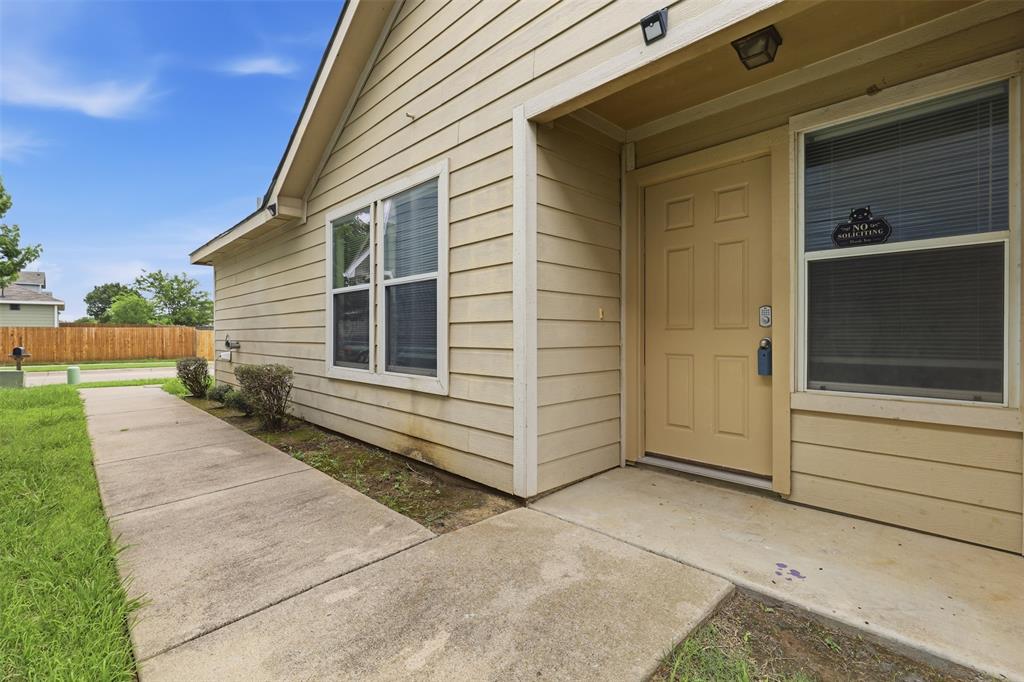 10716 Wild Oak Drive Property Photo 2